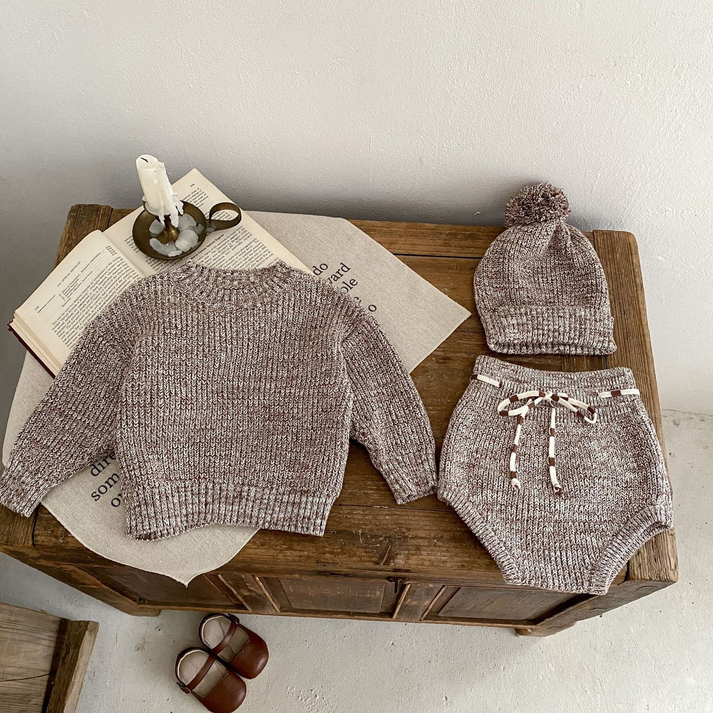Knitted Baby Set – Pullover, Bottoms & Pom-Pom Hat