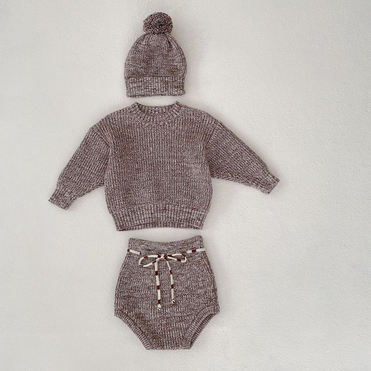 Knitted Baby Set – Pullover, Bottoms & Pom-Pom Hat